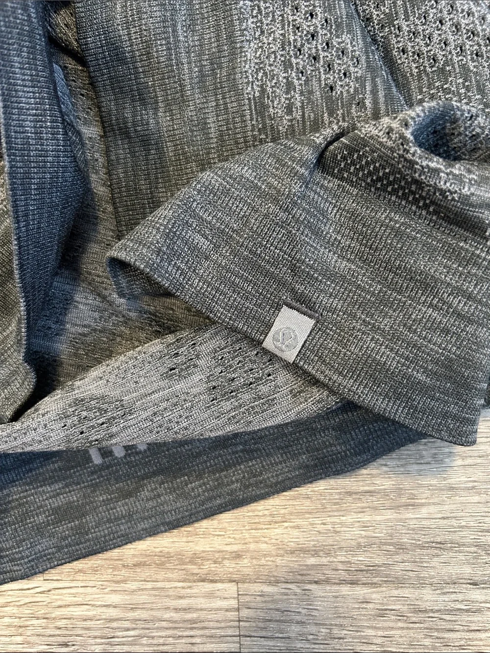 Lululemon Swiftly Tech Long Sleeve Crew Neck Top Gray Camo Size 8